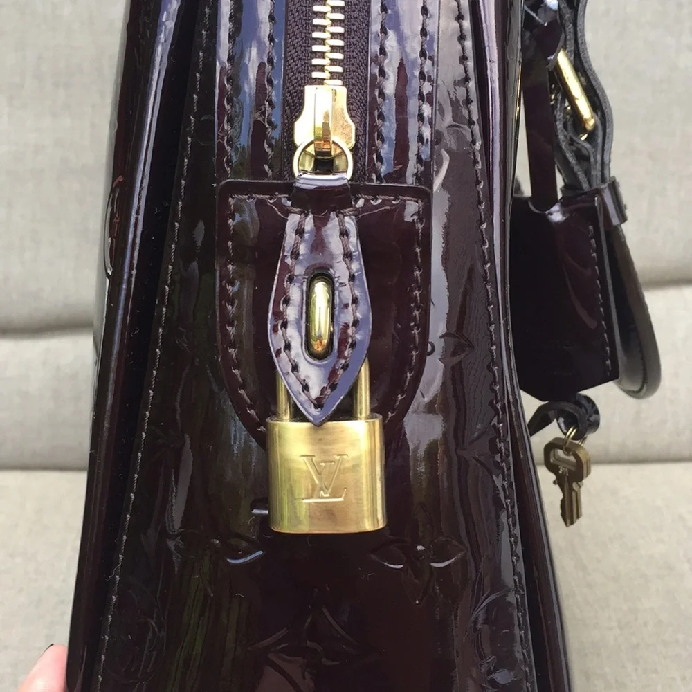 LOUIS VUITTON Melrose Avenue Structured Top Handle Bag